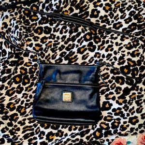 Black Dooney & Burke purse.